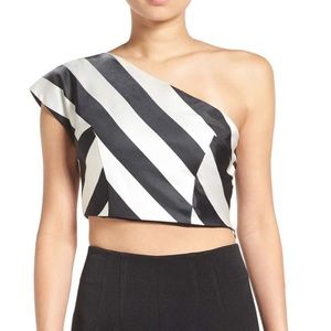 Kendall & Kylie One shoulder top
